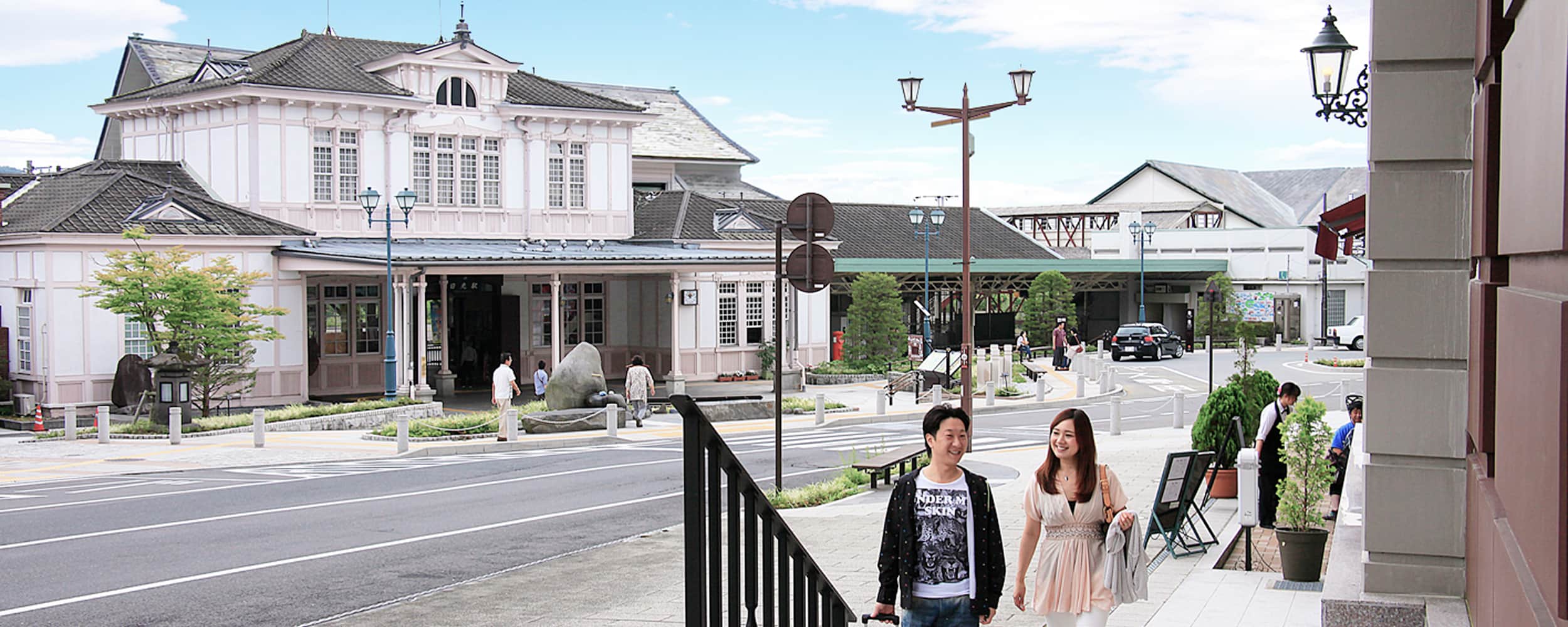日光ステーションホテルクラシックから見たJR日光駅