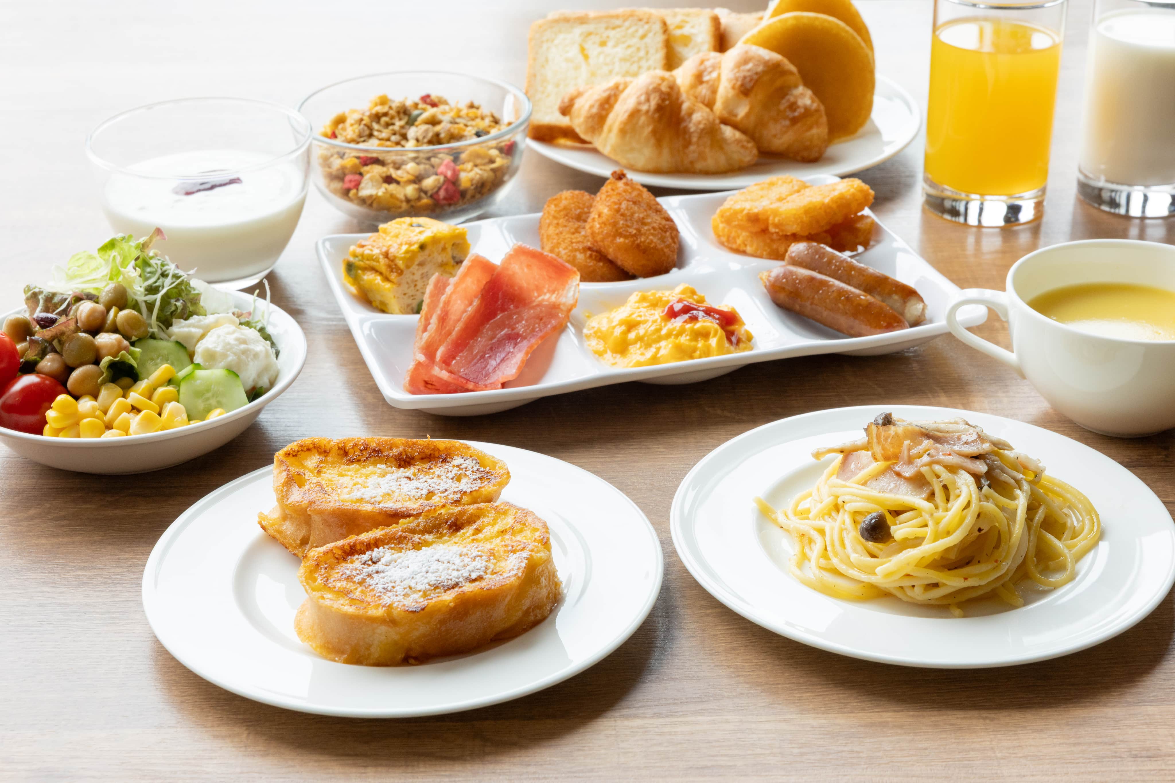 フレンチトーストと和洋食ビュッフェ