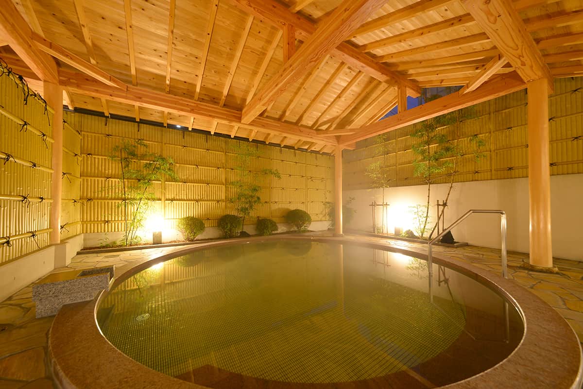 天然温泉の露天風呂